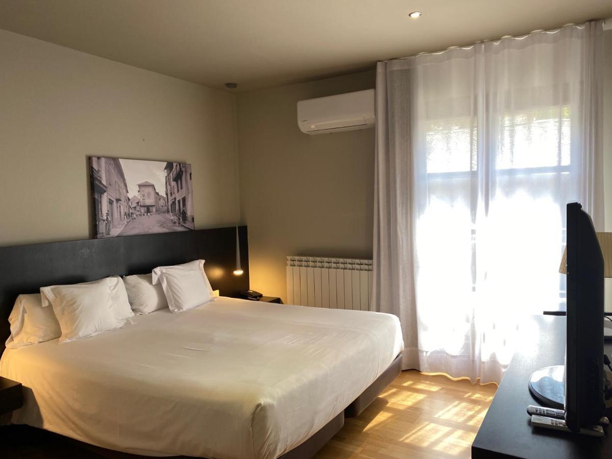 Hotel Bernat De So Льивия Экстерьер фото